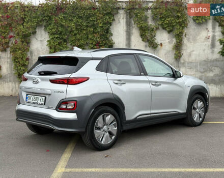 Серый Хендай Kona Electric, объемом двигателя 0 л и пробегом 26 тыс. км за 18850 $, фото 19 на Automoto.ua