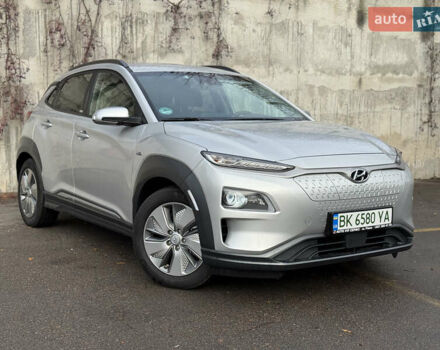 Серый Хендай Kona Electric, объемом двигателя 0 л и пробегом 26 тыс. км за 18850 $, фото 4 на Automoto.ua