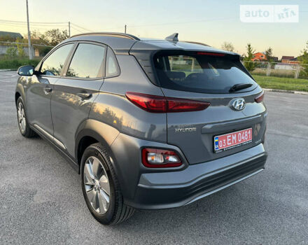 Серый Хендай Kona Electric, объемом двигателя 0 л и пробегом 30 тыс. км за 16900 $, фото 75 на Automoto.ua