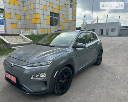 Серый Хендай Kona Electric, объемом двигателя 0 л и пробегом 38 тыс. км за 16799 $, фото 2 на Automoto.ua