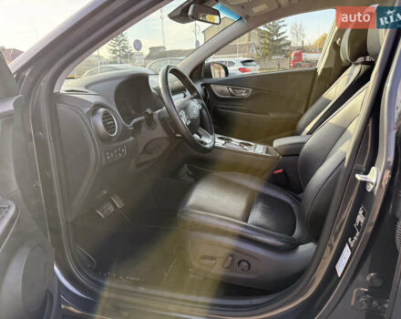 Серый Хендай Kona Electric, объемом двигателя 0 л и пробегом 69 тыс. км за 19300 $, фото 14 на Automoto.ua