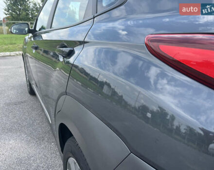 Серый Хендай Kona Electric, объемом двигателя 0 л и пробегом 49 тыс. км за 14900 $, фото 14 на Automoto.ua
