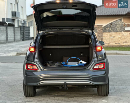 Серый Хендай Kona Electric, объемом двигателя 0 л и пробегом 159 тыс. км за 16900 $, фото 26 на Automoto.ua