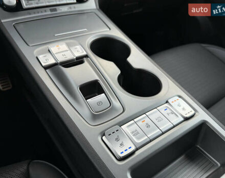 Серый Хендай Kona Electric, объемом двигателя 0 л и пробегом 36 тыс. км за 20700 $, фото 73 на Automoto.ua