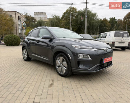 Серый Хендай Kona Electric, объемом двигателя 0 л и пробегом 52 тыс. км за 19000 $, фото 1 на Automoto.ua