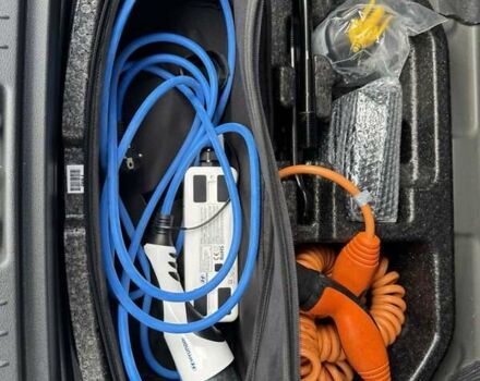 Сірий Хендай Kona Electric, об'ємом двигуна 0 л та пробігом 53 тис. км за 15000 $, фото 12 на Automoto.ua