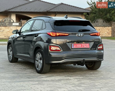 Серый Хендай Kona Electric, объемом двигателя 0 л и пробегом 159 тыс. км за 16900 $, фото 8 на Automoto.ua