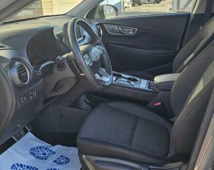 Серый Хендай Kona Electric, объемом двигателя 0 л и пробегом 39 тыс. км за 16900 $, фото 5 на Automoto.ua