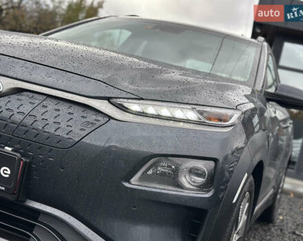 Серый Хендай Kona Electric, объемом двигателя 0 л и пробегом 167 тыс. км за 17700 $, фото 8 на Automoto.ua