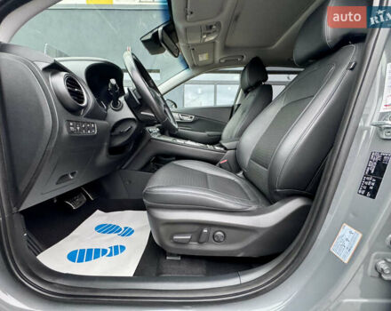 Сірий Хендай Kona Electric, об'ємом двигуна 0 л та пробігом 78 тис. км за 18900 $, фото 42 на Automoto.ua