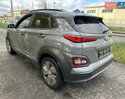 Серый Хендай Kona Electric, объемом двигателя 0 л и пробегом 69 тыс. км за 12600 $, фото 4 на Automoto.ua