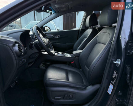 Серый Хендай Kona Electric, объемом двигателя 0 л и пробегом 36 тыс. км за 20700 $, фото 38 на Automoto.ua