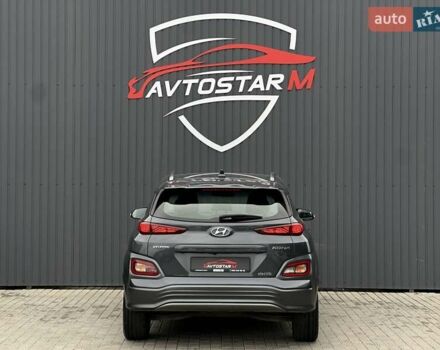 Сірий Хендай Kona Electric, об'ємом двигуна 0 л та пробігом 63 тис. км за 18500 $, фото 17 на Automoto.ua