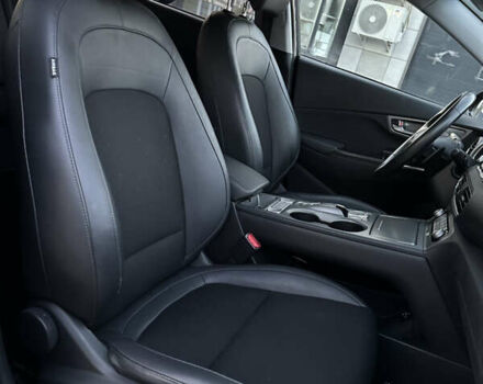 Серый Хендай Kona Electric, объемом двигателя 0 л и пробегом 159 тыс. км за 16900 $, фото 50 на Automoto.ua