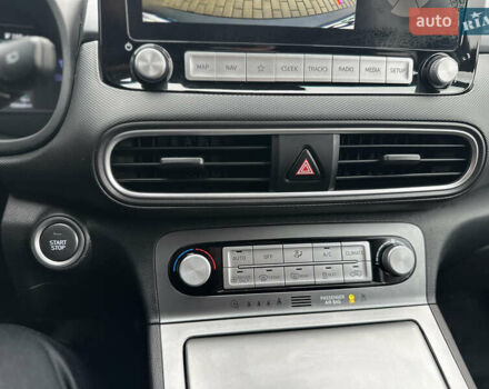 Серый Хендай Kona Electric, объемом двигателя 0 л и пробегом 158 тыс. км за 16300 $, фото 44 на Automoto.ua