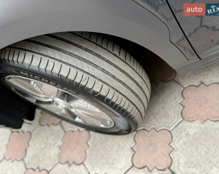 Серый Хендай Kona Electric, объемом двигателя 0 л и пробегом 106 тыс. км за 15999 $, фото 49 на Automoto.ua