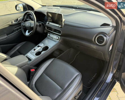 Серый Хендай Kona Electric, объемом двигателя 0 л и пробегом 69 тыс. км за 19300 $, фото 15 на Automoto.ua