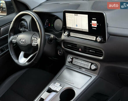 Серый Хендай Kona Electric, объемом двигателя 0 л и пробегом 159 тыс. км за 16900 $, фото 52 на Automoto.ua