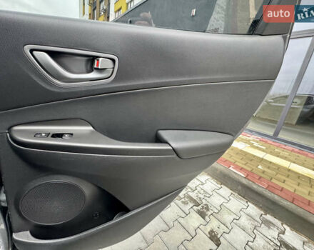 Сірий Хендай Kona Electric, об'ємом двигуна 0 л та пробігом 78 тис. км за 18900 $, фото 34 на Automoto.ua