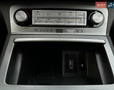 Сірий Хендай Kona Electric, об'ємом двигуна 0 л та пробігом 76 тис. км за 20500 $, фото 13 на Automoto.ua