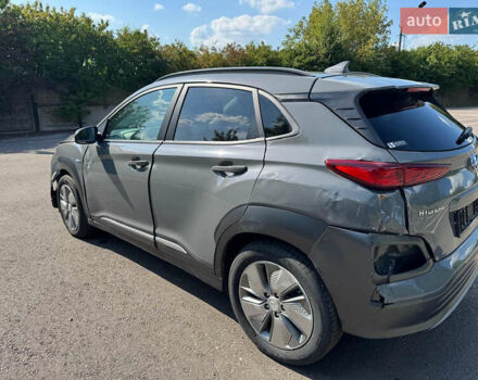 Серый Хендай Kona Electric, объемом двигателя 0 л и пробегом 44 тыс. км за 13400 $, фото 5 на Automoto.ua