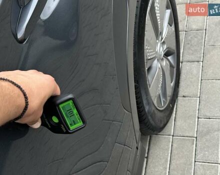 Сірий Хендай Kona Electric, об'ємом двигуна 0 л та пробігом 63 тис. км за 18500 $, фото 48 на Automoto.ua