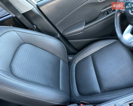 Серый Хендай Kona Electric, объемом двигателя 0 л и пробегом 109 тыс. км за 18450 $, фото 45 на Automoto.ua