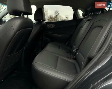 Сірий Хендай Kona Electric, об'ємом двигуна 0 л та пробігом 76 тис. км за 20500 $, фото 78 на Automoto.ua