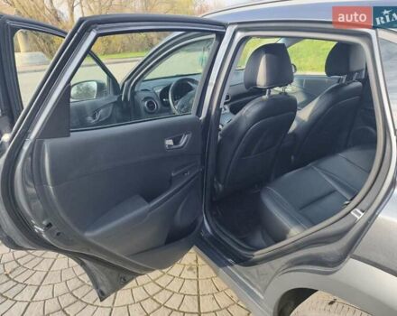 Серый Хендай Kona Electric, объемом двигателя 0 л и пробегом 122 тыс. км за 16550 $, фото 26 на Automoto.ua