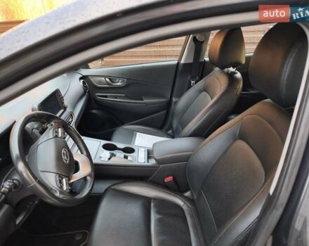 Серый Хендай Kona Electric, объемом двигателя 0 л и пробегом 121 тыс. км за 16000 $, фото 9 на Automoto.ua
