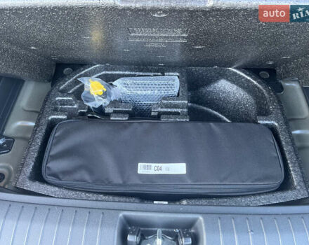 Серый Хендай Kona Electric, объемом двигателя 0 л и пробегом 31 тыс. км за 15450 $, фото 43 на Automoto.ua