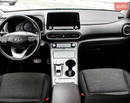 Сірий Хендай Kona Electric, об'ємом двигуна 0 л та пробігом 26 тис. км за 16300 $, фото 40 на Automoto.ua