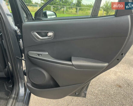 Серый Хендай Kona Electric, объемом двигателя 0 л и пробегом 49 тыс. км за 14900 $, фото 31 на Automoto.ua