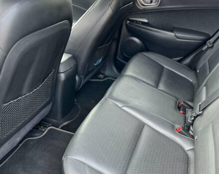 Серый Хендай Kona Electric, объемом двигателя 0 л и пробегом 117 тыс. км за 18900 $, фото 10 на Automoto.ua