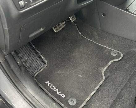 Сірий Хендай Kona Electric, об'ємом двигуна 0 л та пробігом 56 тис. км за 15400 $, фото 19 на Automoto.ua