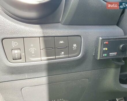 Серый Хендай Kona Electric, объемом двигателя 0 л и пробегом 135 тыс. км за 17100 $, фото 30 на Automoto.ua