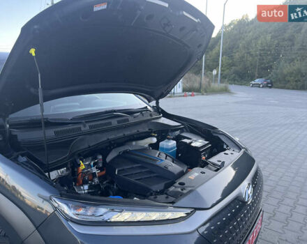 Серый Хендай Kona Electric, объемом двигателя 0 л и пробегом 31 тыс. км за 15450 $, фото 36 на Automoto.ua