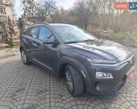 Серый Хендай Kona Electric, объемом двигателя 0 л и пробегом 122 тыс. км за 16550 $, фото 1 на Automoto.ua