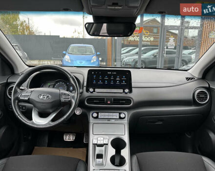 Серый Хендай Kona Electric, объемом двигателя 0 л и пробегом 167 тыс. км за 17700 $, фото 30 на Automoto.ua