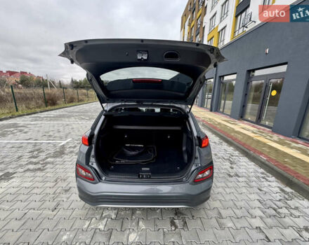 Сірий Хендай Kona Electric, об'ємом двигуна 0 л та пробігом 78 тис. км за 18900 $, фото 16 на Automoto.ua