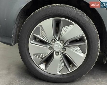 Сірий Хендай Kona Electric, об'ємом двигуна 0 л та пробігом 71 тис. км за 18465 $, фото 27 на Automoto.ua