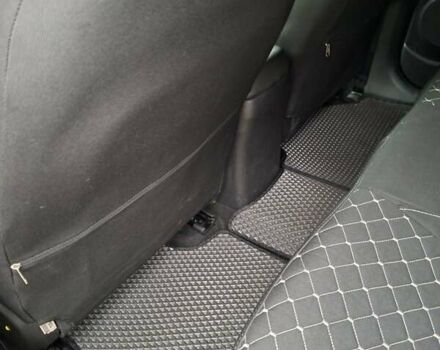 Серый Хендай Kona Electric, объемом двигателя 0 л и пробегом 87 тыс. км за 15200 $, фото 24 на Automoto.ua