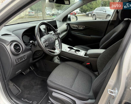 Серый Хендай Kona Electric, объемом двигателя 0 л и пробегом 26 тыс. км за 18850 $, фото 17 на Automoto.ua