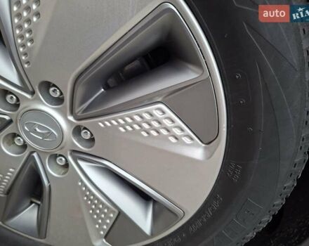 Серый Хендай Kona Electric, объемом двигателя 0 л и пробегом 87 тыс. км за 15200 $, фото 8 на Automoto.ua