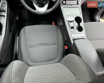 Серый Хендай Kona Electric, объемом двигателя 0 л и пробегом 106 тыс. км за 15999 $, фото 27 на Automoto.ua