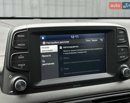 Сірий Хендай Kona Electric, об'ємом двигуна 0 л та пробігом 63 тис. км за 18500 $, фото 37 на Automoto.ua