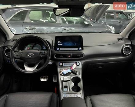 Сірий Хендай Kona Electric, об'ємом двигуна 0 л та пробігом 71 тис. км за 18465 $, фото 8 на Automoto.ua
