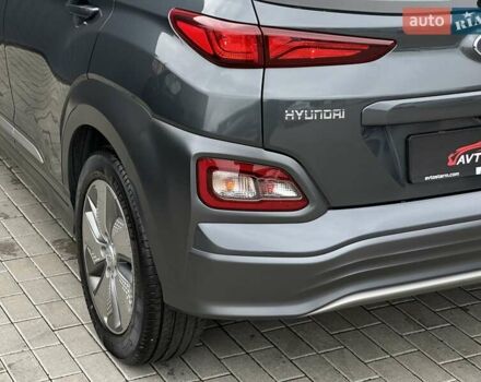 Сірий Хендай Kona Electric, об'ємом двигуна 0 л та пробігом 63 тис. км за 18500 $, фото 19 на Automoto.ua