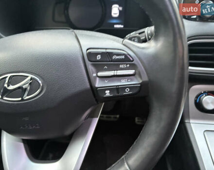 Серый Хендай Kona Electric, объемом двигателя 0 л и пробегом 117 тыс. км за 18800 $, фото 22 на Automoto.ua