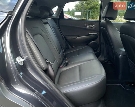 Серый Хендай Kona Electric, объемом двигателя 0 л и пробегом 69 тыс. км за 20400 $, фото 93 на Automoto.ua